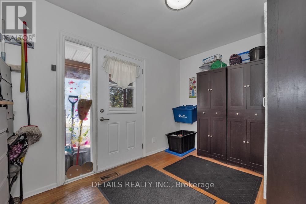 












101 CHARLES STREET

,
Arnprior,




Ontario
K7S1A9

