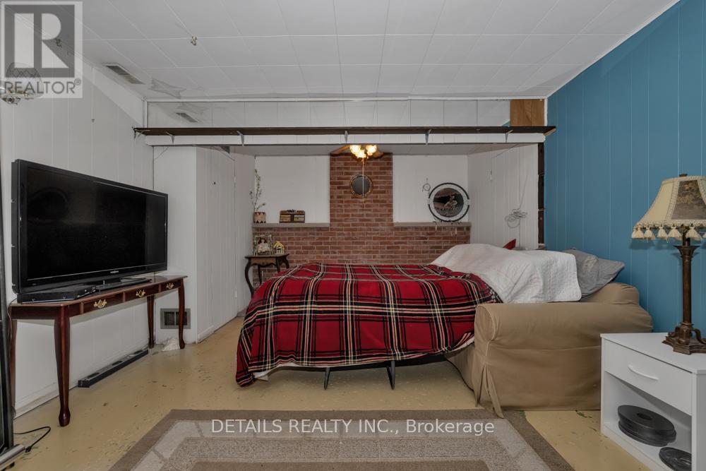 












101 CHARLES STREET

,
Arnprior,




Ontario
K7S1A9

