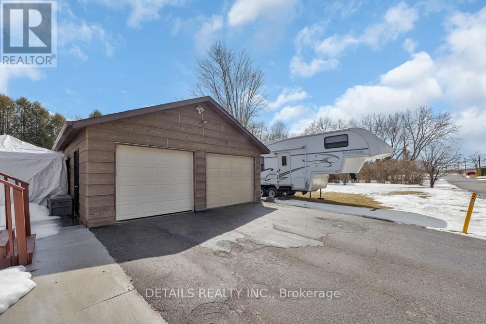 












101 CHARLES STREET

,
Arnprior,




Ontario
K7S1A9


