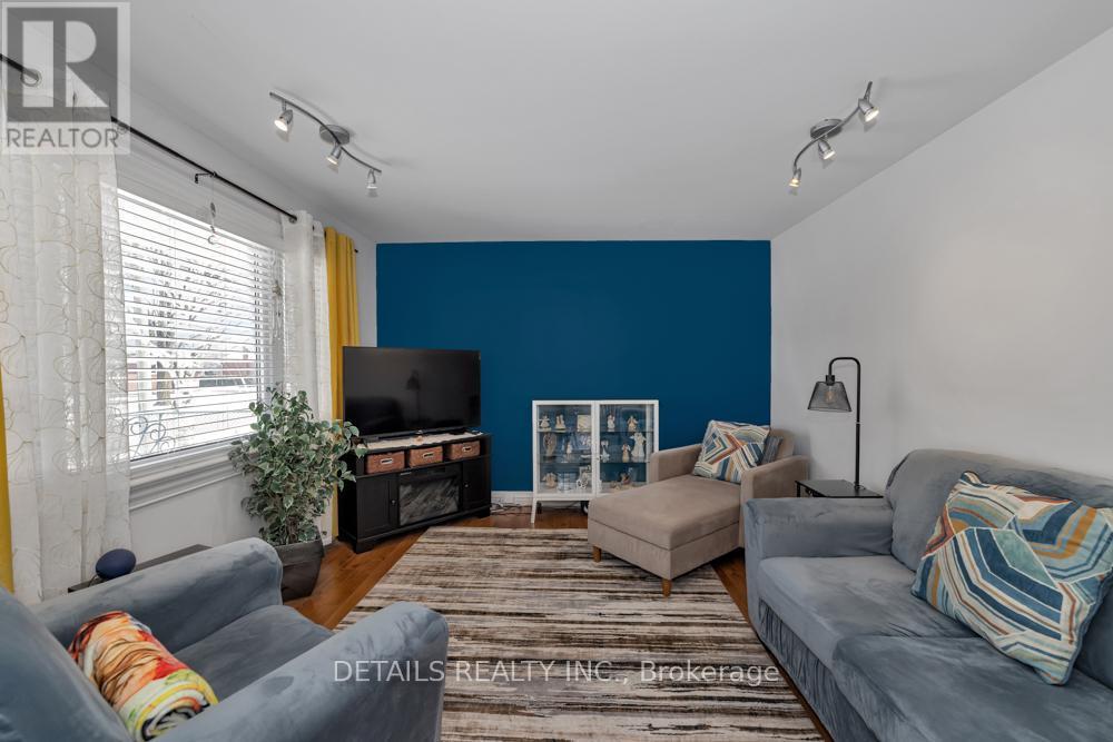 












101 CHARLES STREET

,
Arnprior,




Ontario
K7S1A9

