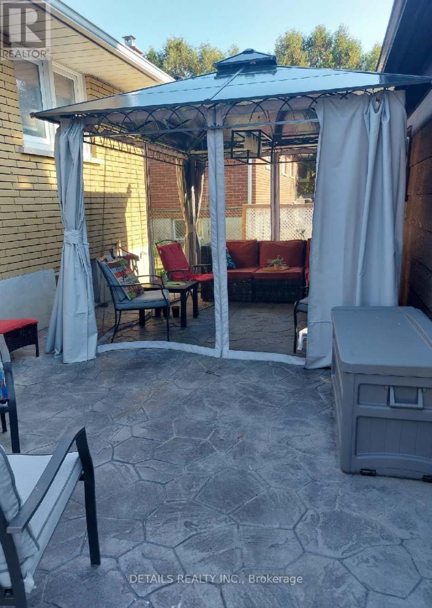 












101 CHARLES STREET

,
Arnprior,




Ontario
K7S1A9

