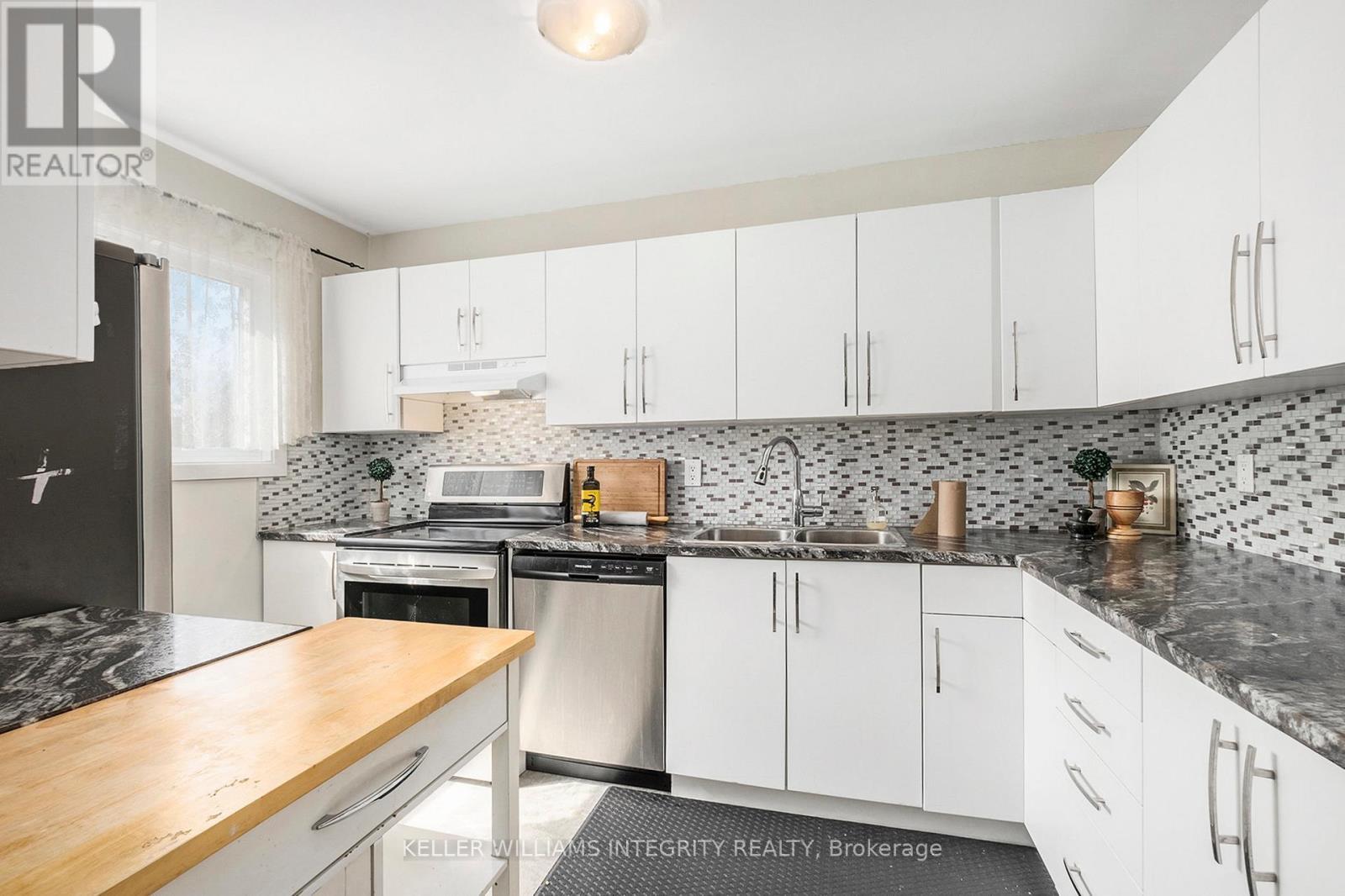 












54 - 2723 PIMLICO CRESCENT

,
Ottawa,




Ontario
K1T2A7

