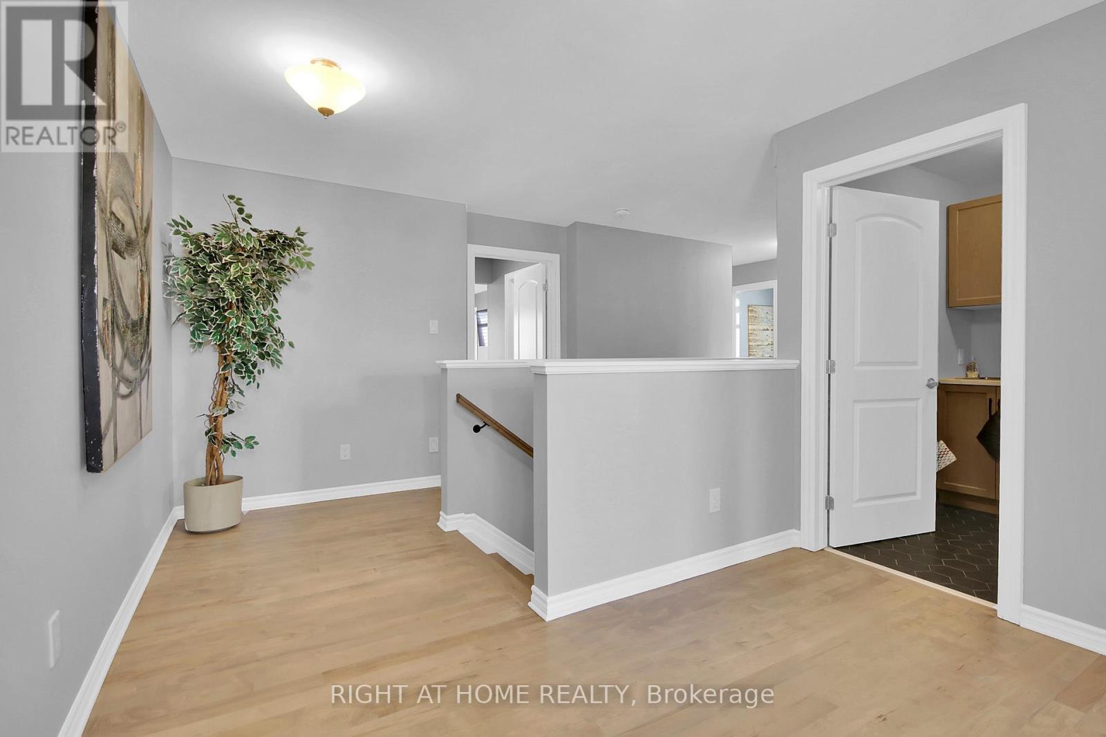 












68 PELHAM CRESCENT

,
Ottawa,




Ontario
K0A2Z0

