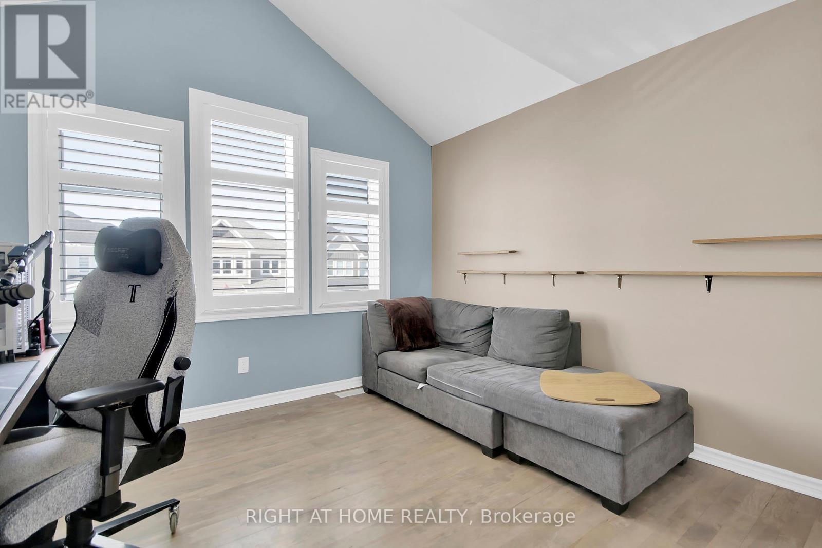












68 PELHAM CRESCENT

,
Ottawa,




Ontario
K0A2Z0

