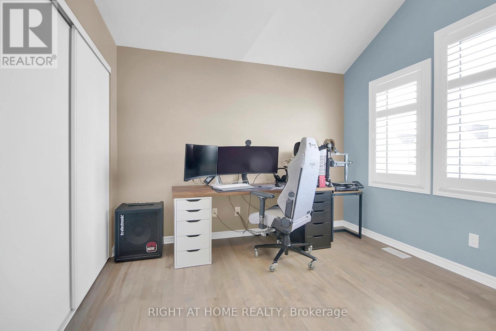 












68 PELHAM CRESCENT

,
Ottawa,




Ontario
K0A2Z0

