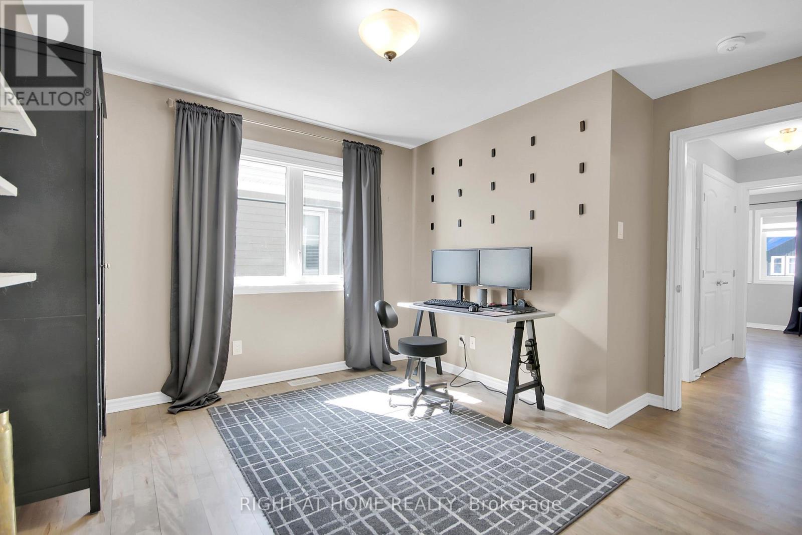 












68 PELHAM CRESCENT

,
Ottawa,




Ontario
K0A2Z0

