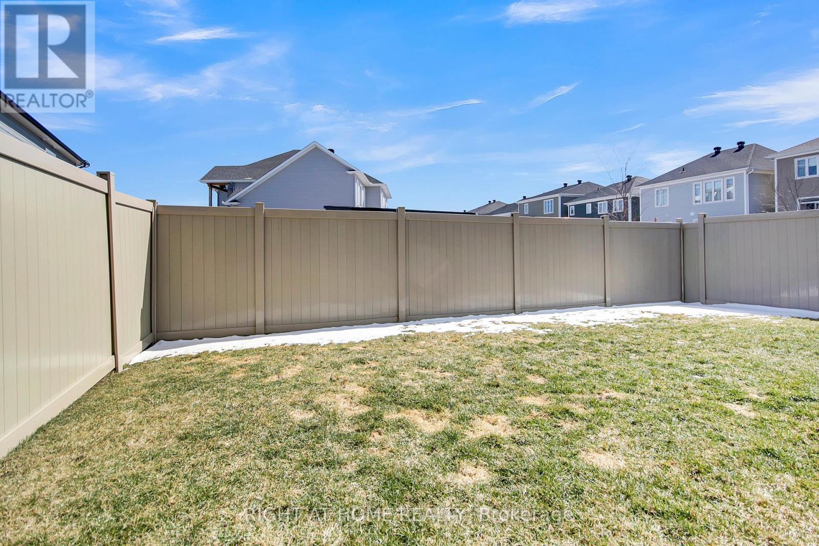 












68 PELHAM CRESCENT

,
Ottawa,




Ontario
K0A2Z0

