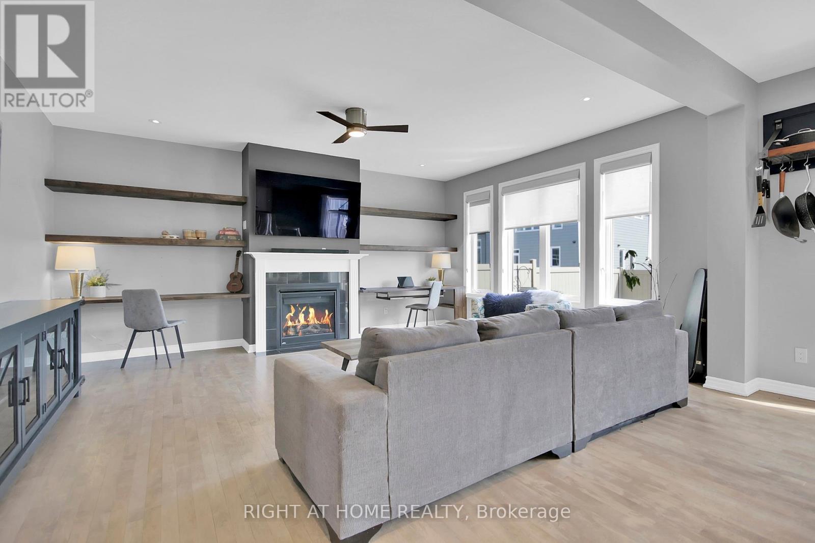 












68 PELHAM CRESCENT

,
Ottawa,




Ontario
K0A2Z0

