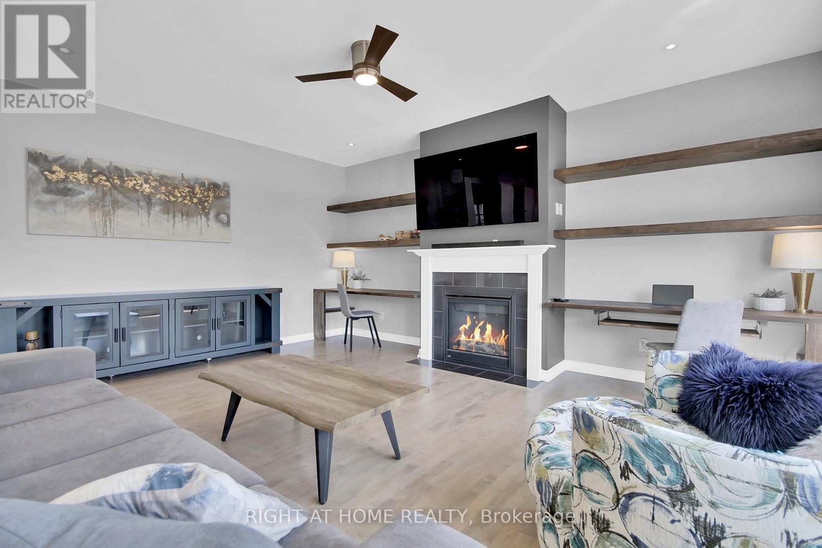












68 PELHAM CRESCENT

,
Ottawa,




Ontario
K0A2Z0

