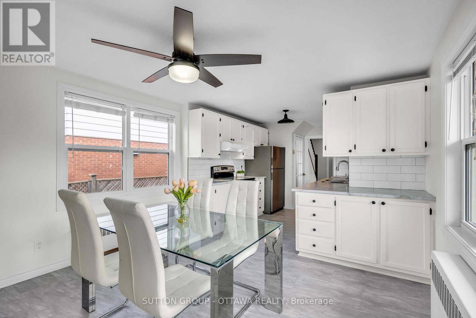












1371 WOODWARD AVENUE SE

,
Ottawa,




Ontario
K1Z7V7

