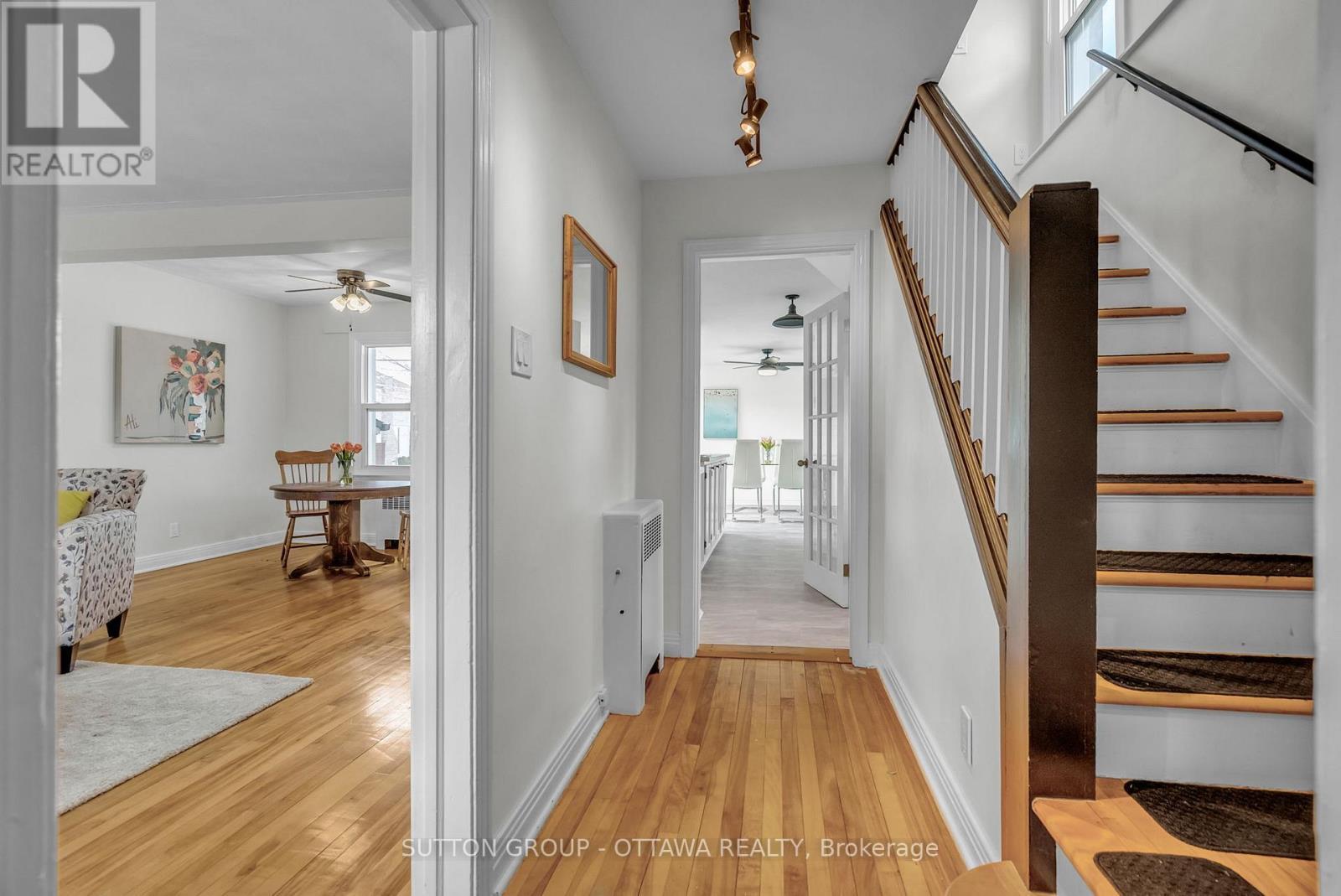 












1371 WOODWARD AVENUE SE

,
Ottawa,




Ontario
K1Z7V7

