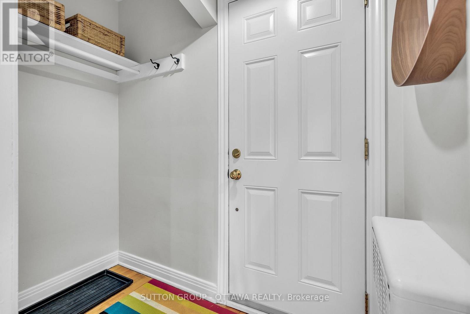 












1371 WOODWARD AVENUE SE

,
Ottawa,




Ontario
K1Z7V7

