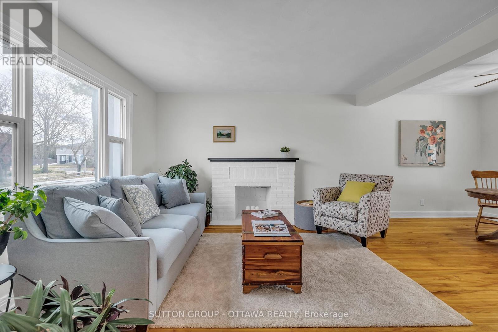 












1371 WOODWARD AVENUE SE

,
Ottawa,




Ontario
K1Z7V7

