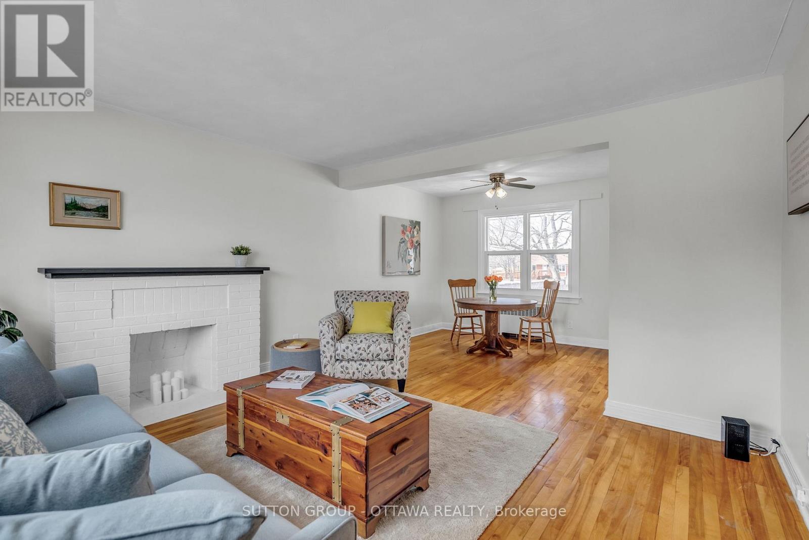 












1371 WOODWARD AVENUE SE

,
Ottawa,




Ontario
K1Z7V7

