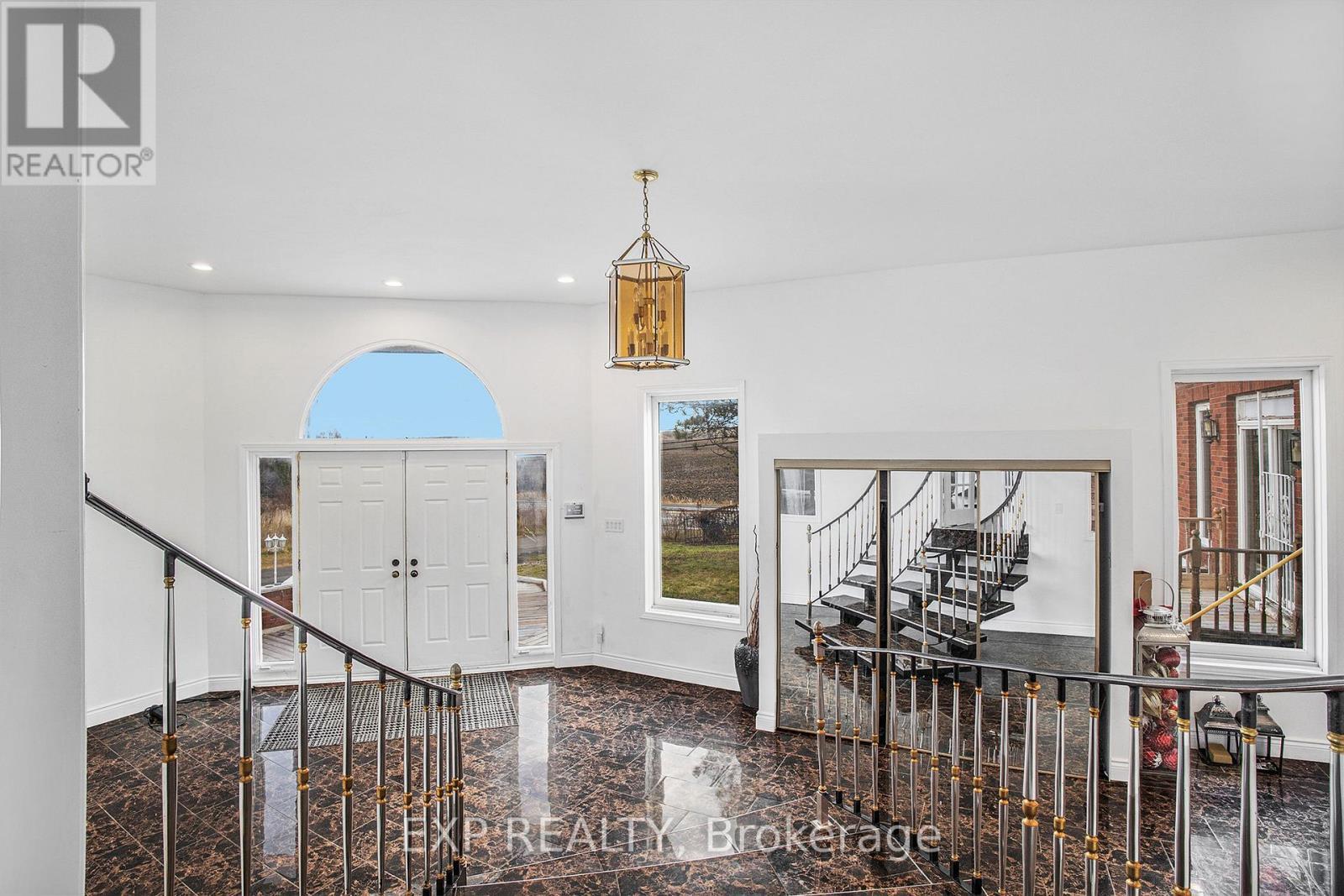 












8411 RUSSELL ROAD

,
Ottawa,




Ontario
K4B0J7

