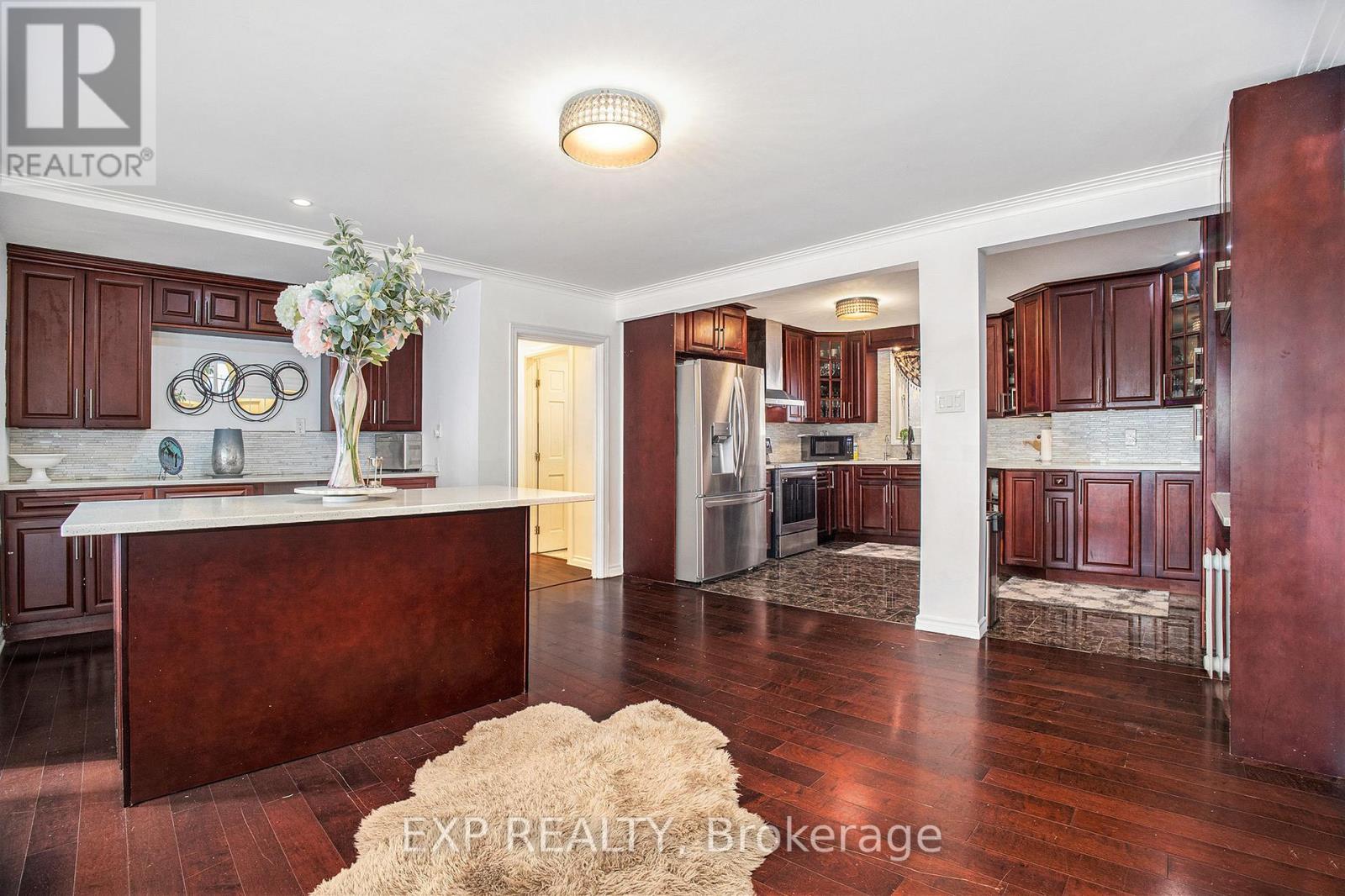 












8411 RUSSELL ROAD

,
Ottawa,




Ontario
K4B0J7

