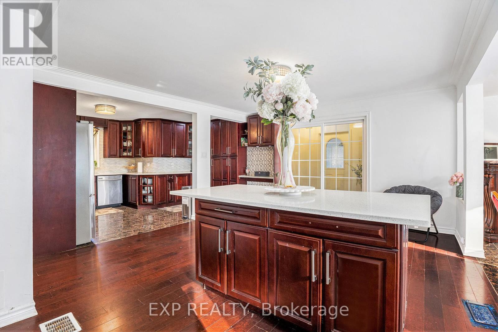 












8411 RUSSELL ROAD

,
Ottawa,




Ontario
K4B0J7

