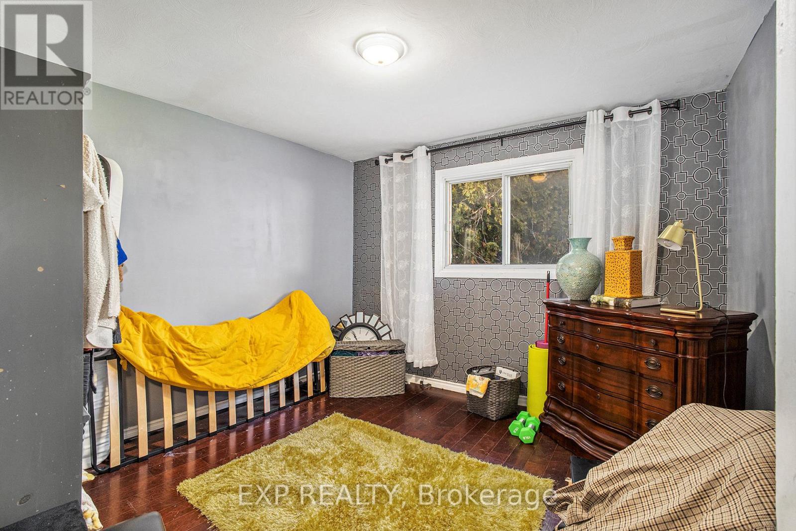 












8411 RUSSELL ROAD

,
Ottawa,




Ontario
K4B0J7

