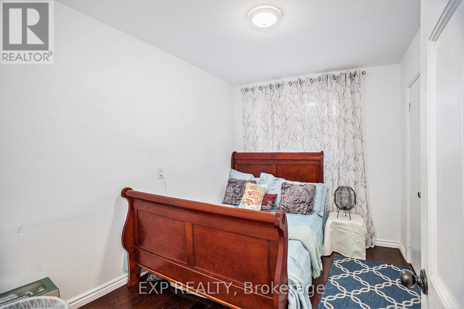 












8411 RUSSELL ROAD

,
Ottawa,




Ontario
K4B0J7

