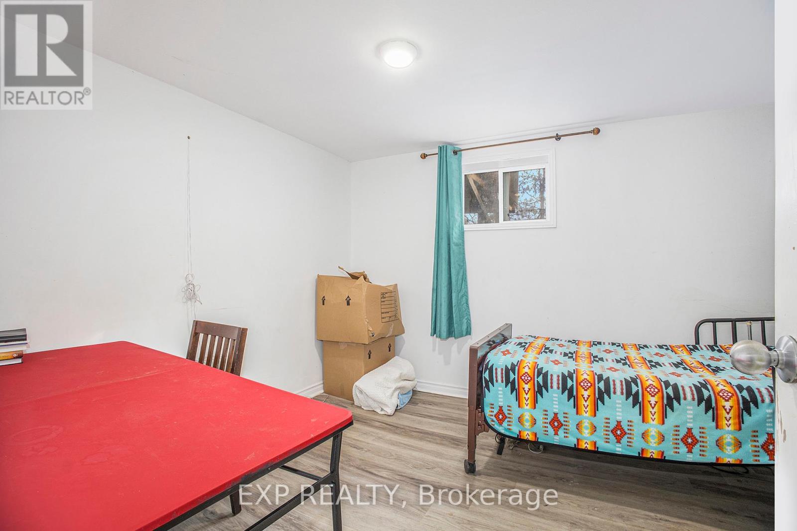 












8411 RUSSELL ROAD

,
Ottawa,




Ontario
K4B0J7


