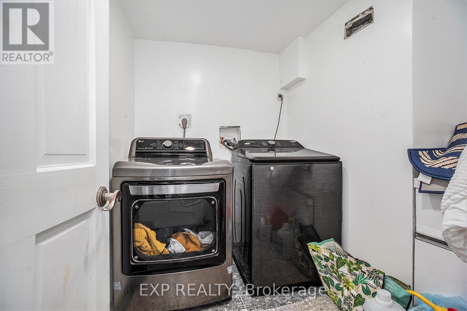 












8411 RUSSELL ROAD

,
Ottawa,




Ontario
K4B0J7

