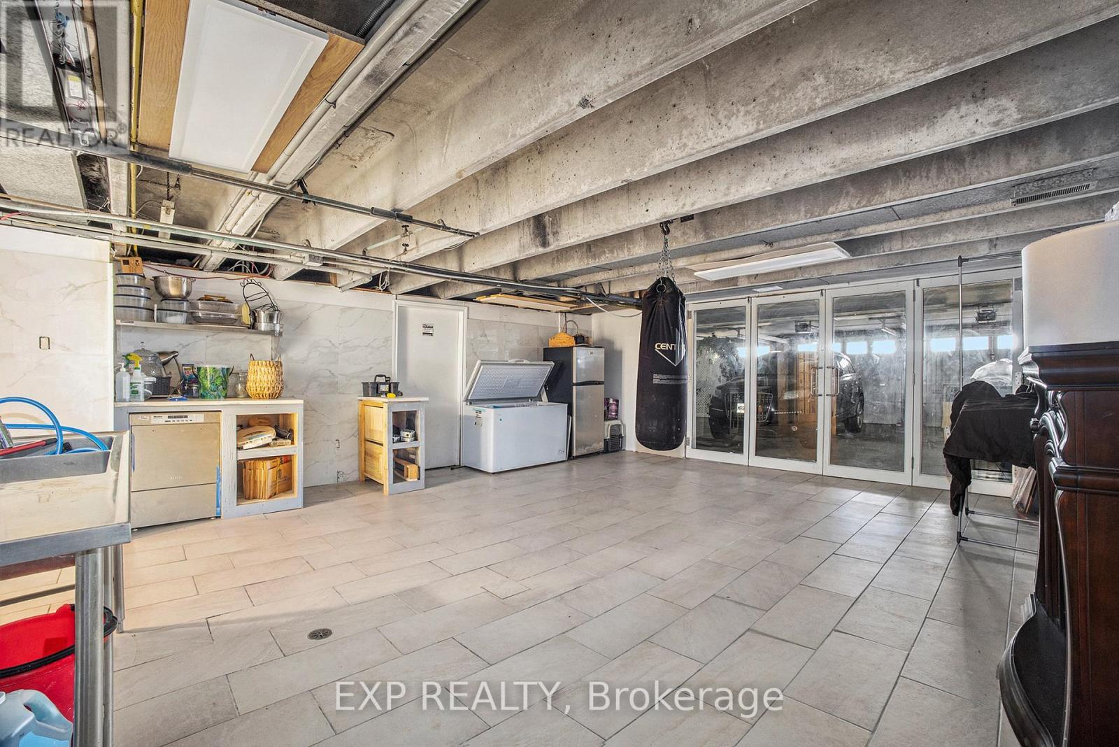 












8411 RUSSELL ROAD

,
Ottawa,




Ontario
K4B0J7

