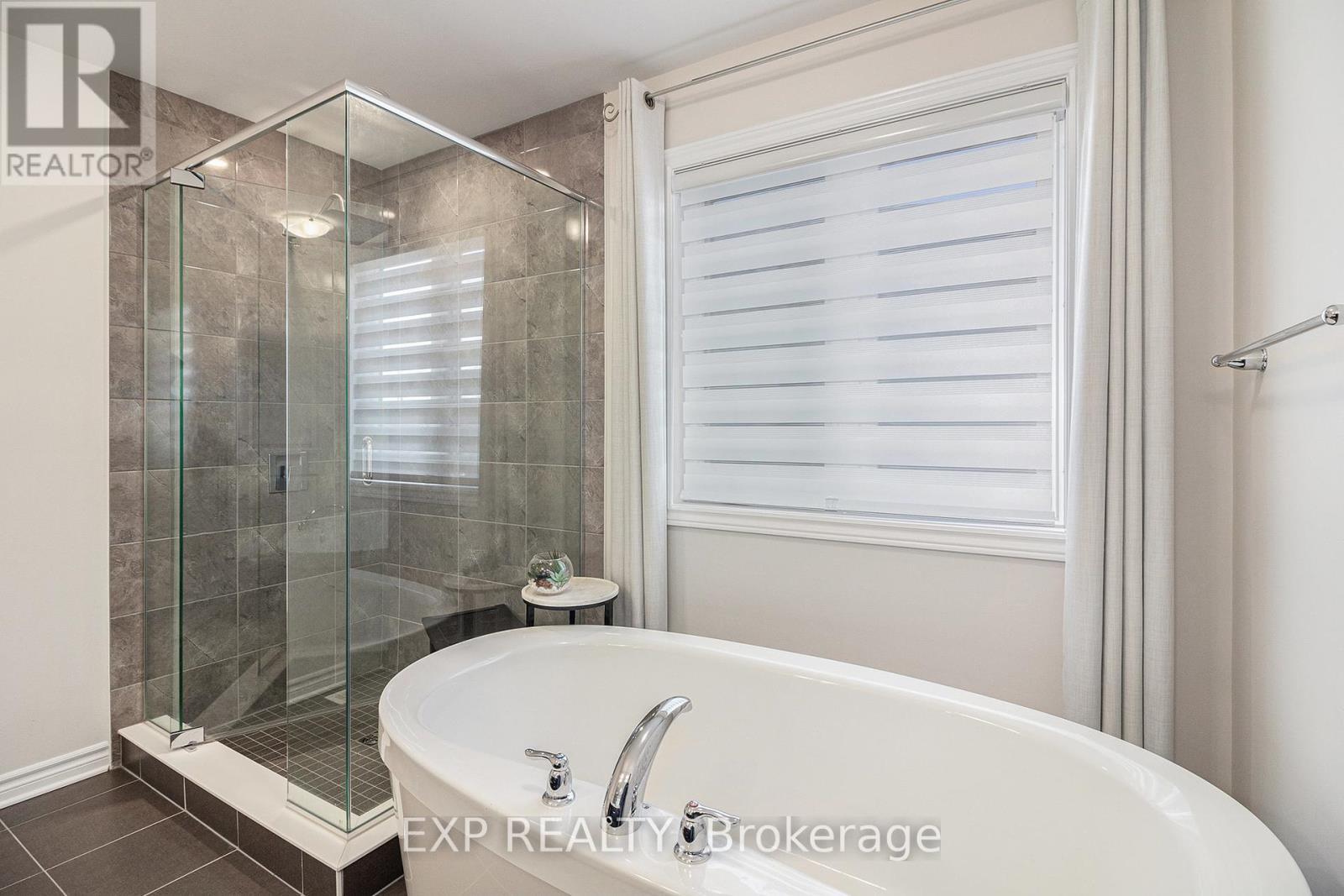 












107 RALLIDALE STREET

,
Ottawa,




Ontario
K1X0G7

