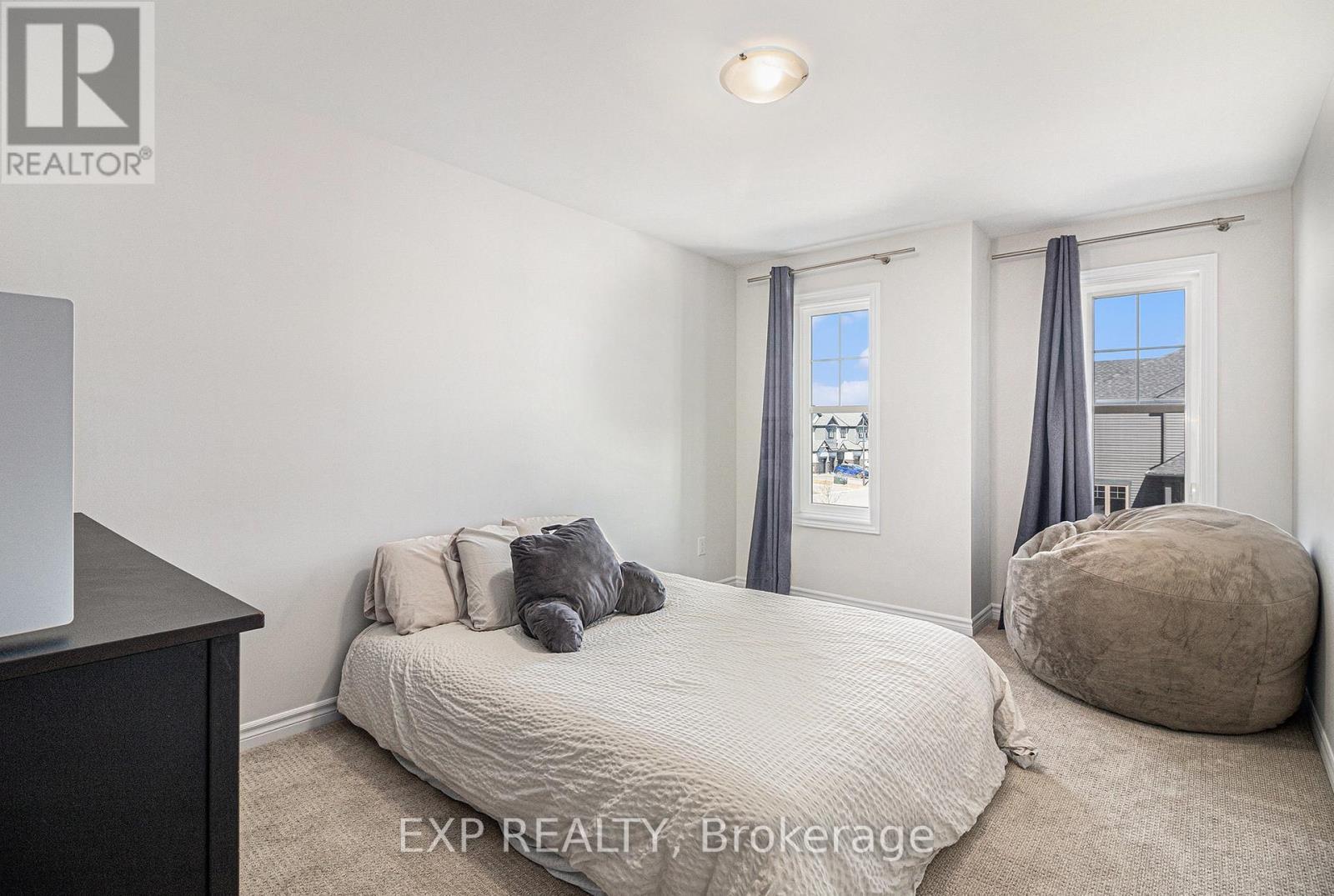 












107 RALLIDALE STREET

,
Ottawa,




Ontario
K1X0G7

