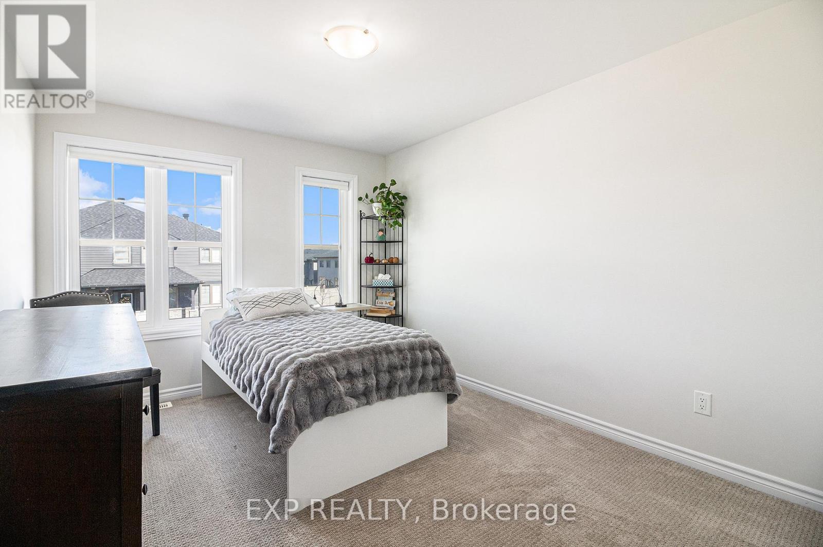 












107 RALLIDALE STREET

,
Ottawa,




Ontario
K1X0G7

