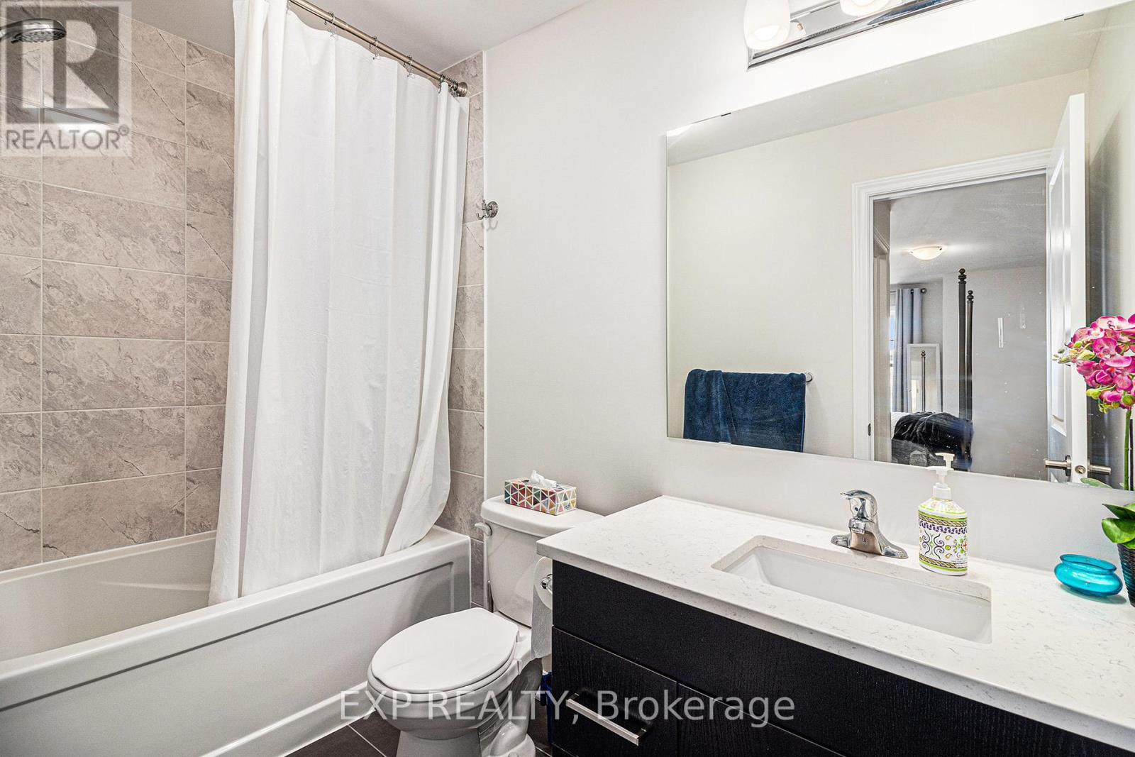 












107 RALLIDALE STREET

,
Ottawa,




Ontario
K1X0G7

