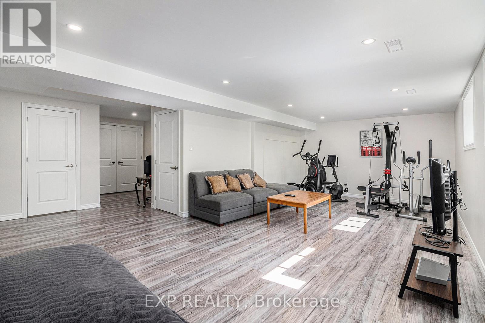 












107 RALLIDALE STREET

,
Ottawa,




Ontario
K1X0G7

