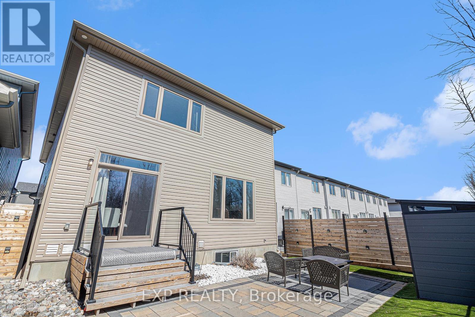 












107 RALLIDALE STREET

,
Ottawa,




Ontario
K1X0G7

