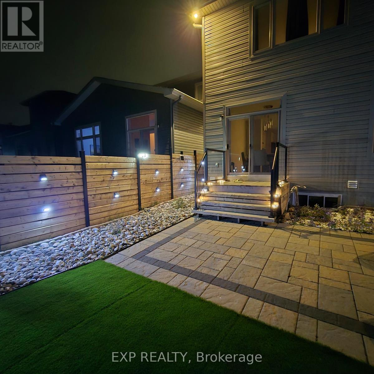 












107 RALLIDALE STREET

,
Ottawa,




Ontario
K1X0G7

