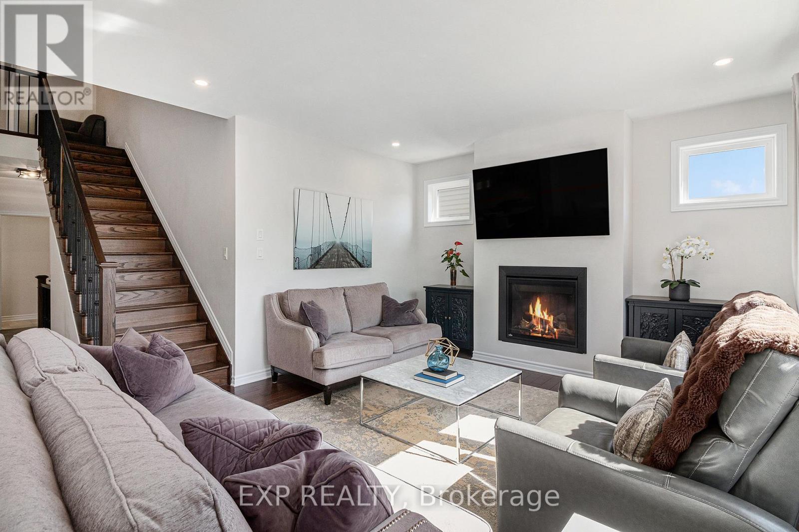 












107 RALLIDALE STREET

,
Ottawa,




Ontario
K1X0G7


