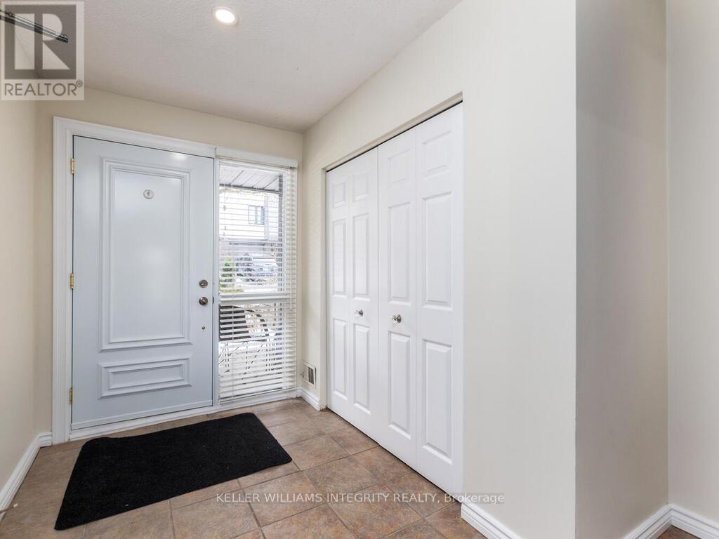 












27 - 655 RICHMOND ROAD

,
Ottawa,




Ontario
K2A3Y3

