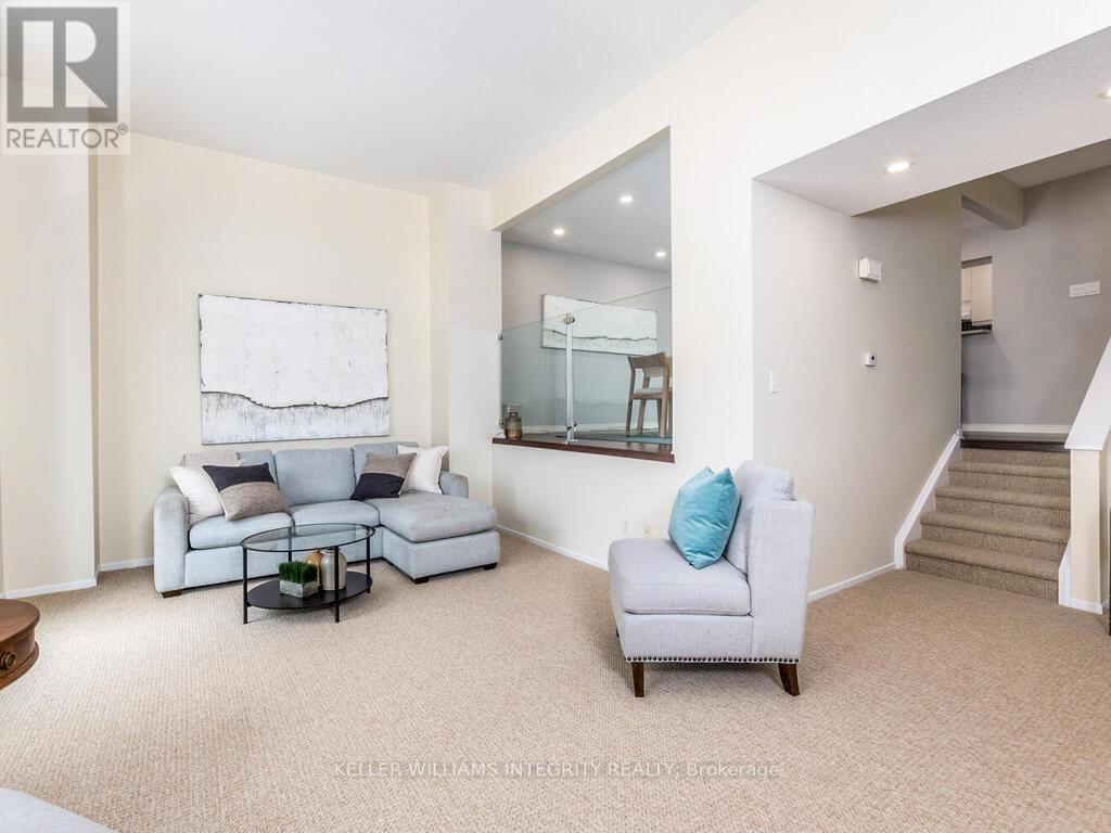 












27 - 655 RICHMOND ROAD

,
Ottawa,




Ontario
K2A3Y3

