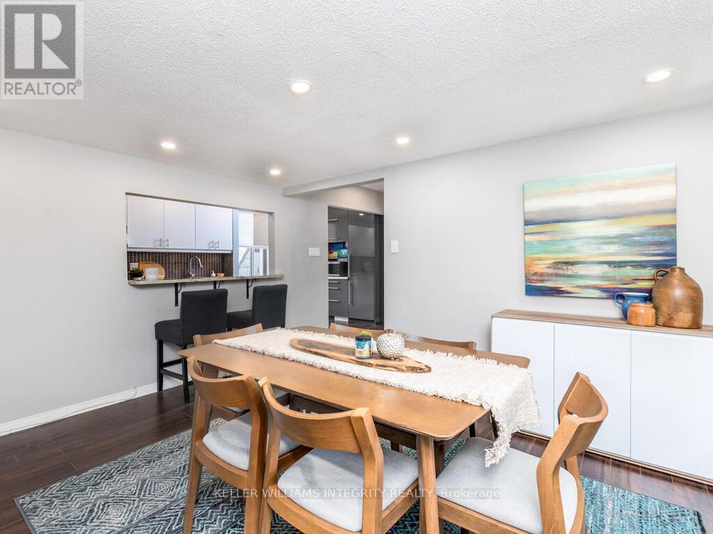 












27 - 655 RICHMOND ROAD

,
Ottawa,




Ontario
K2A3Y3

