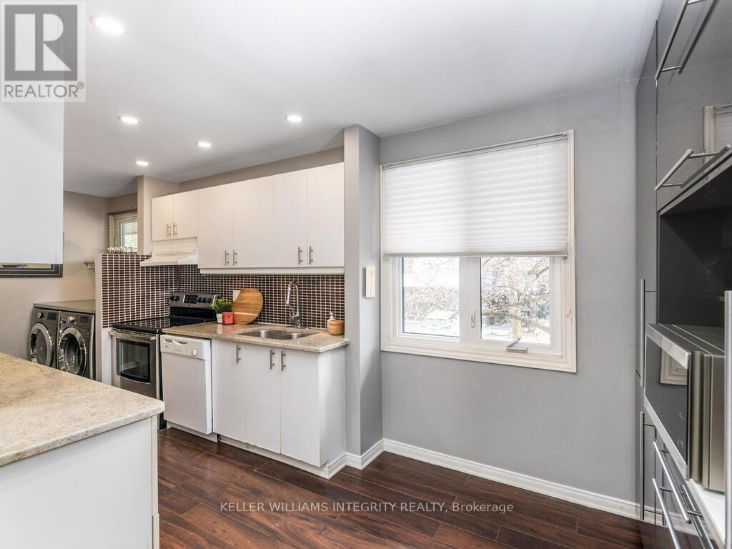 












27 - 655 RICHMOND ROAD

,
Ottawa,




Ontario
K2A3Y3

