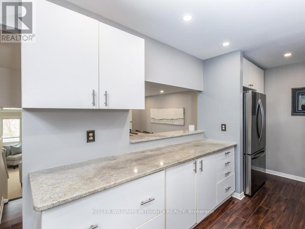 












27 - 655 RICHMOND ROAD

,
Ottawa,




Ontario
K2A3Y3

