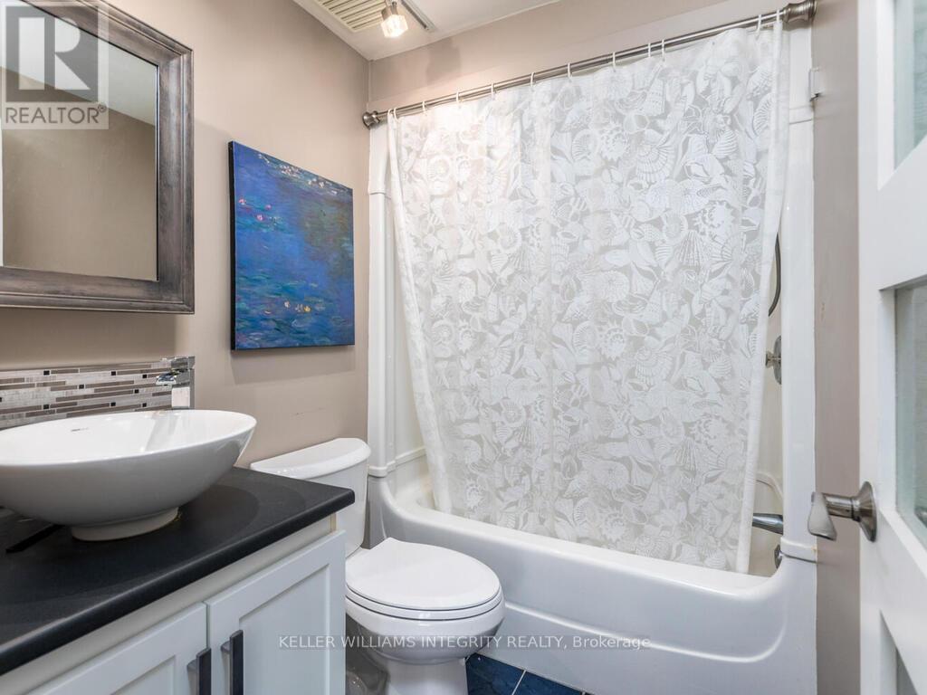 












27 - 655 RICHMOND ROAD

,
Ottawa,




Ontario
K2A3Y3

