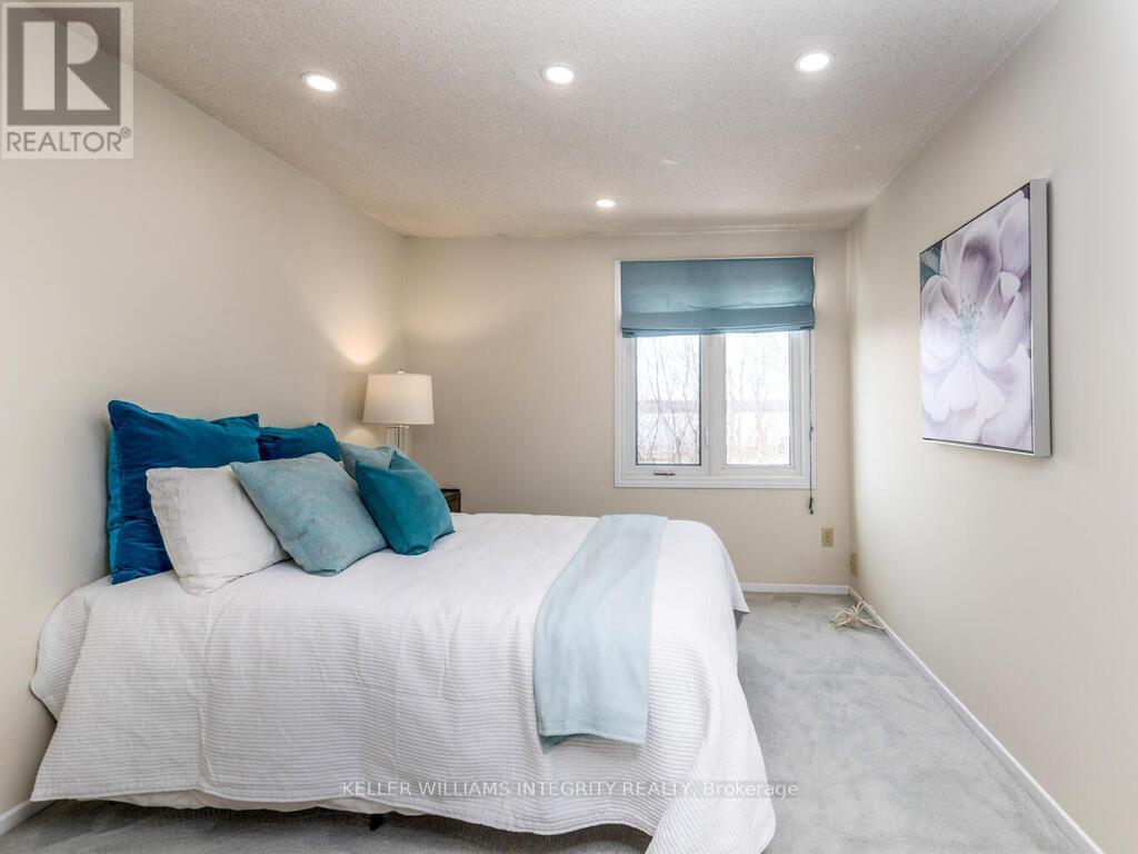 












27 - 655 RICHMOND ROAD

,
Ottawa,




Ontario
K2A3Y3

