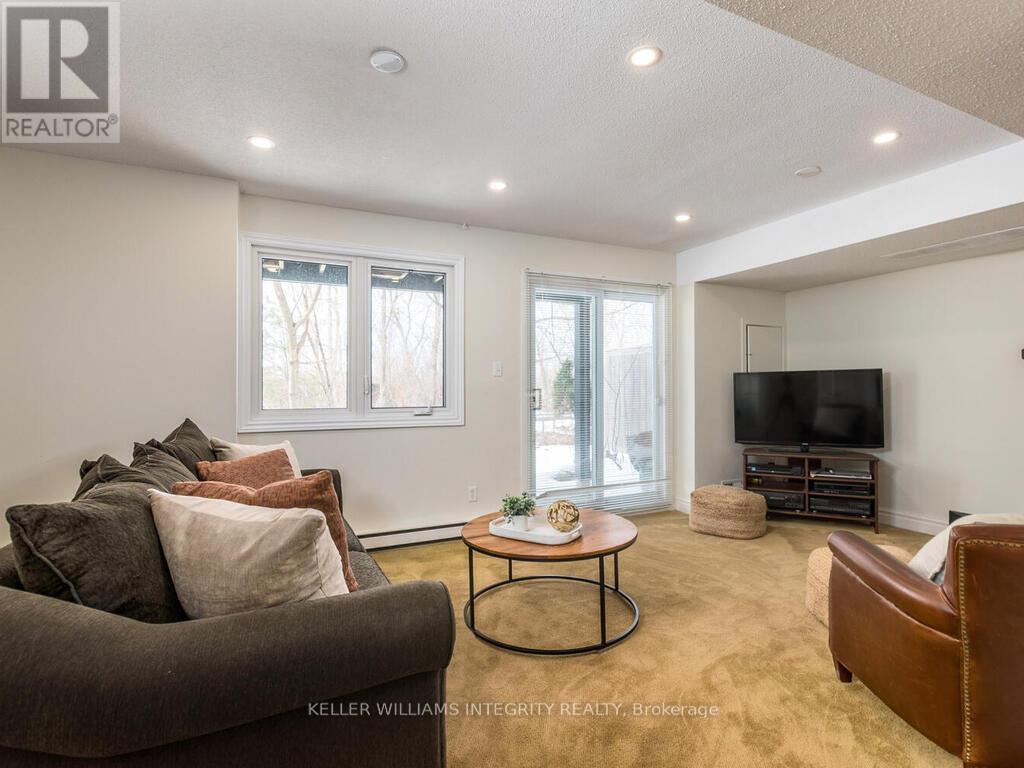 












27 - 655 RICHMOND ROAD

,
Ottawa,




Ontario
K2A3Y3

