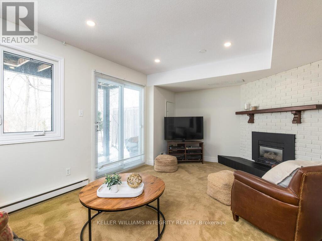 












27 - 655 RICHMOND ROAD

,
Ottawa,




Ontario
K2A3Y3


