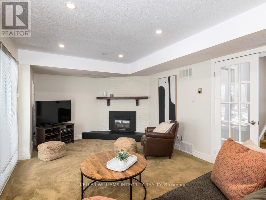 












27 - 655 RICHMOND ROAD

,
Ottawa,




Ontario
K2A3Y3

