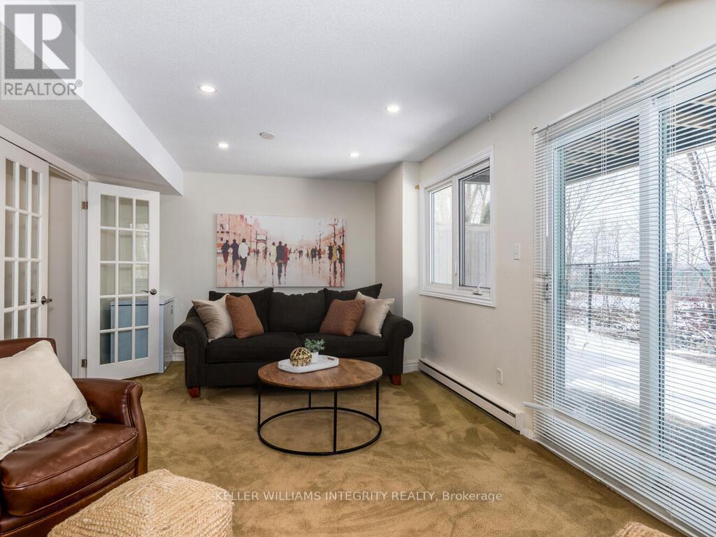 












27 - 655 RICHMOND ROAD

,
Ottawa,




Ontario
K2A3Y3

