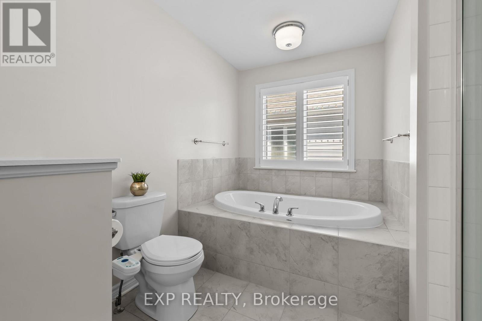 












531 VIVERA PLACE

,
Ottawa,




Ontario
K2S0W2

