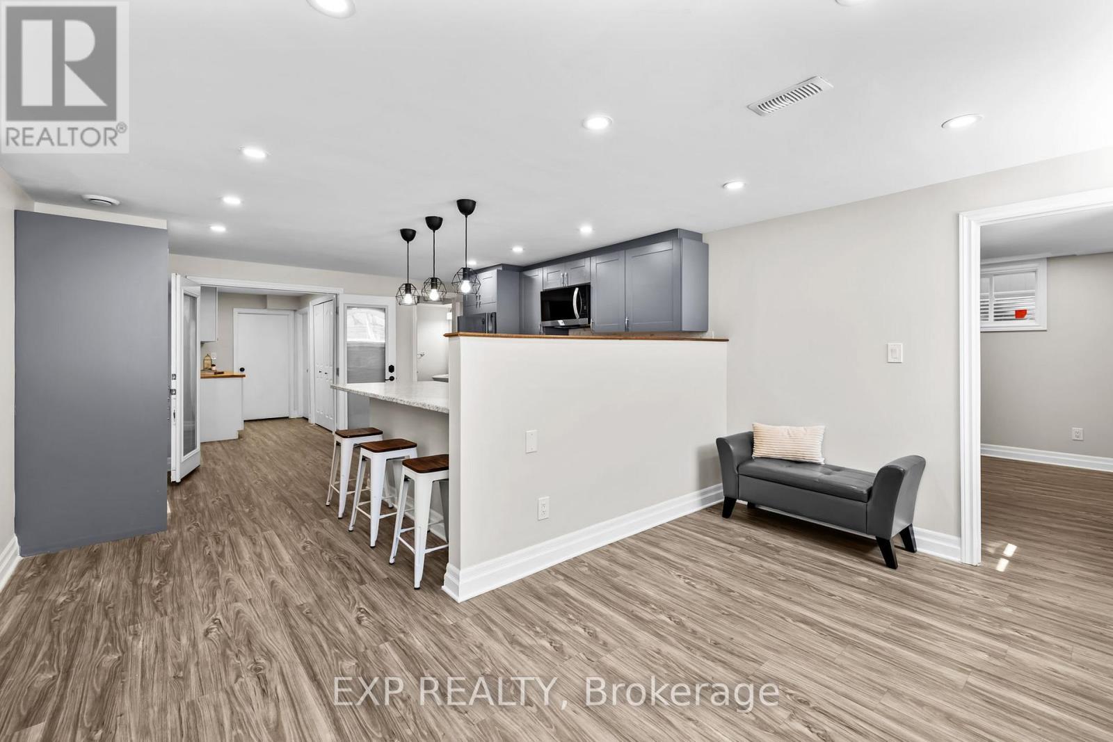 












531 VIVERA PLACE

,
Ottawa,




Ontario
K2S0W2

