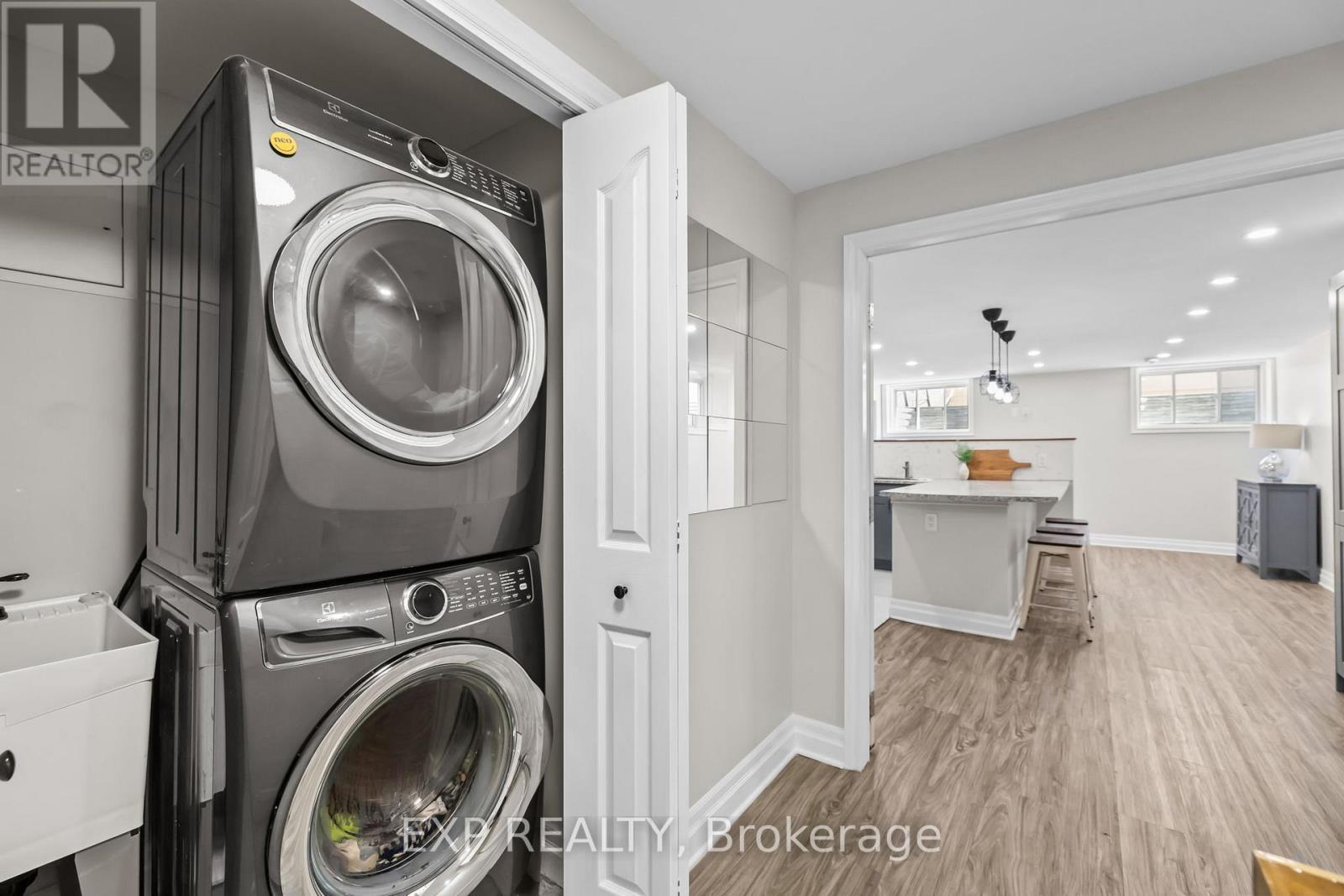 












531 VIVERA PLACE

,
Ottawa,




Ontario
K2S0W2

