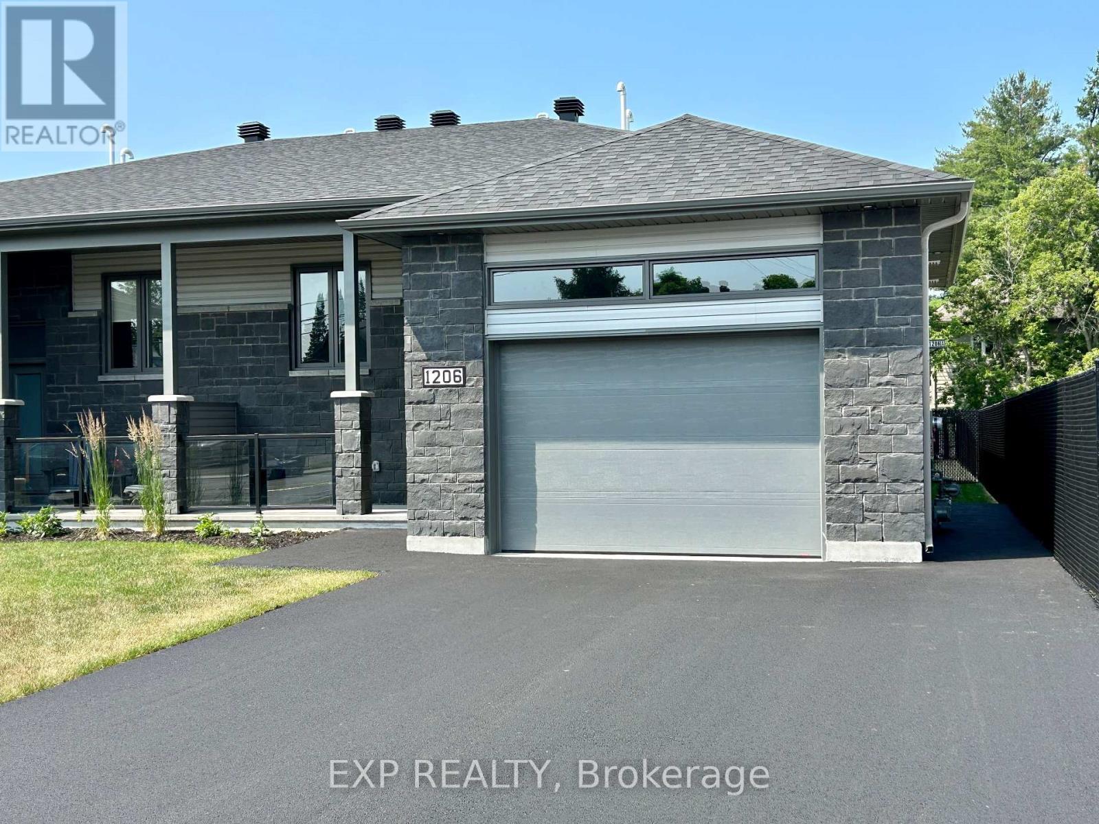 












1206 STE MARIE STREET

,
Russell,




Ontario
K0A1W0

