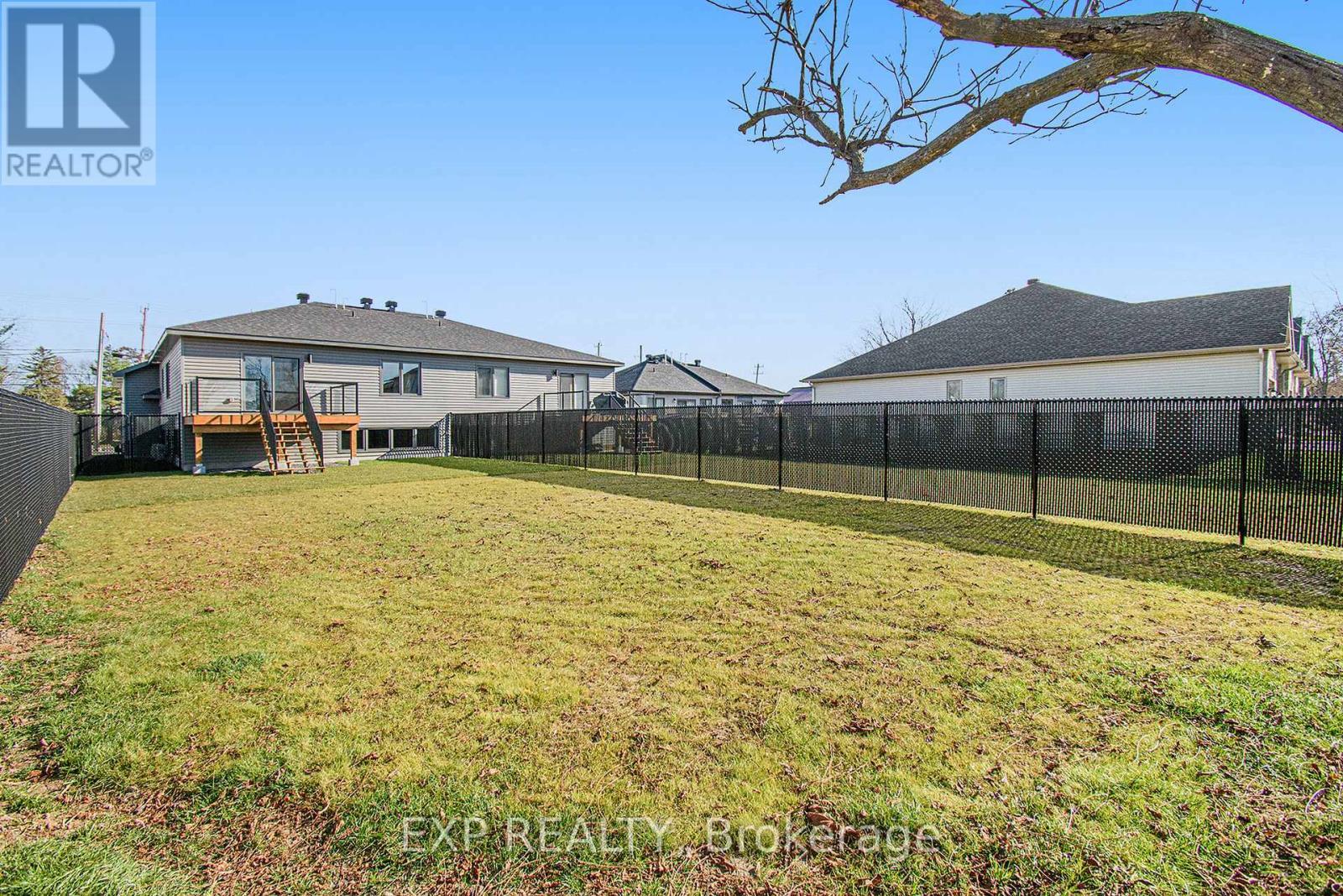 












1206 STE MARIE STREET

,
Russell,




Ontario
K0A1W0

